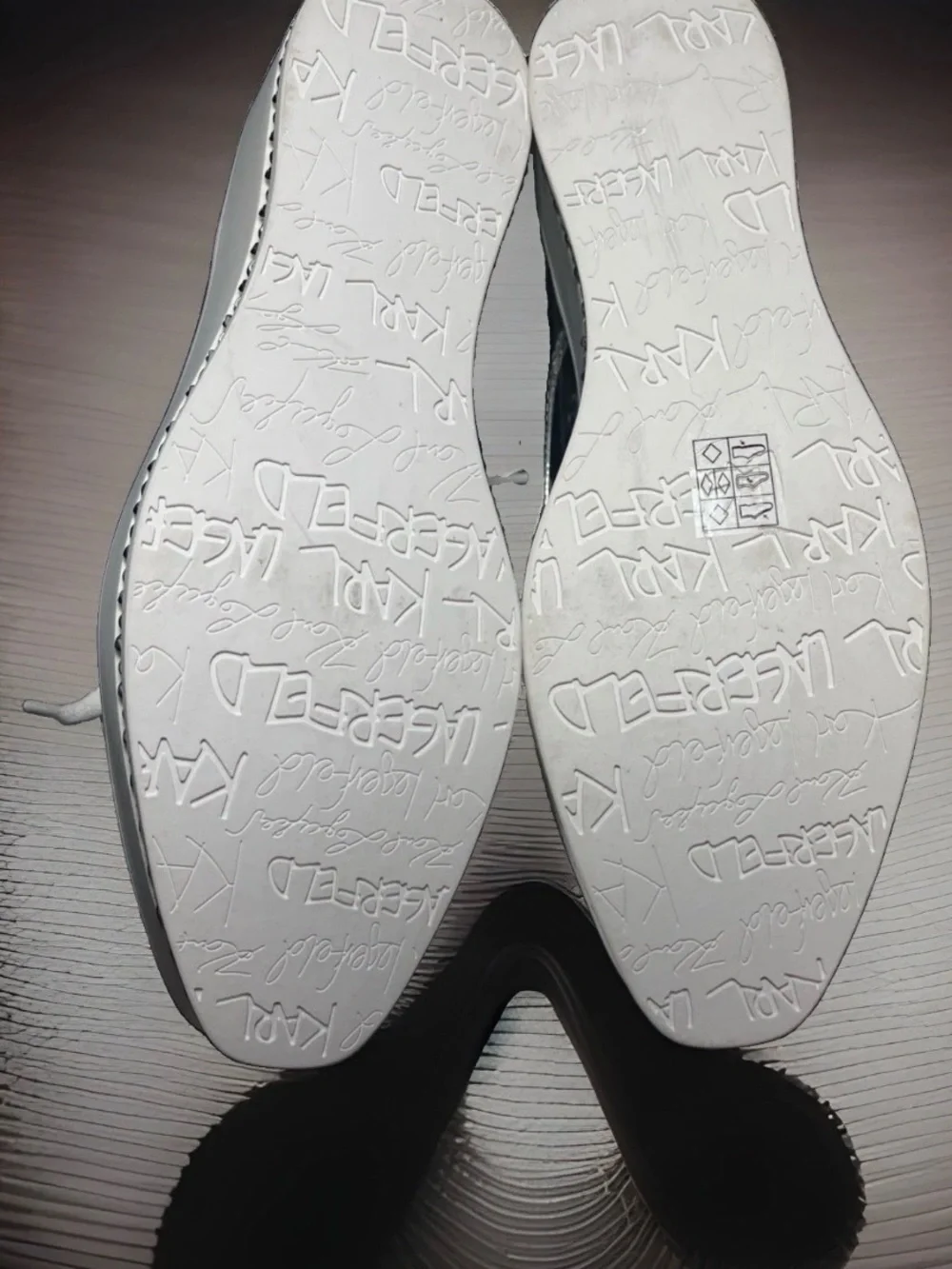 Karl Lagerfeld Paris Silver Patent Platform Oxford Shoes Women’s 37B/US 6.5M